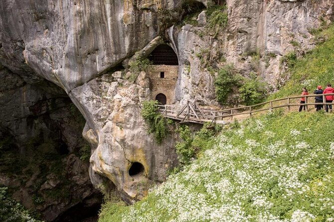 postojna-cave-and-castle-minivan-tour-from-koper-trieste-piran