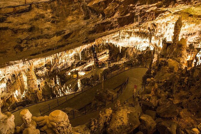 postojna-cave-and-castle-minivan-tour-from-koper-trieste-piran
