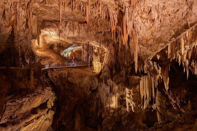 postojna-cave-predjama-castle-shore-excursion-from-rijeka