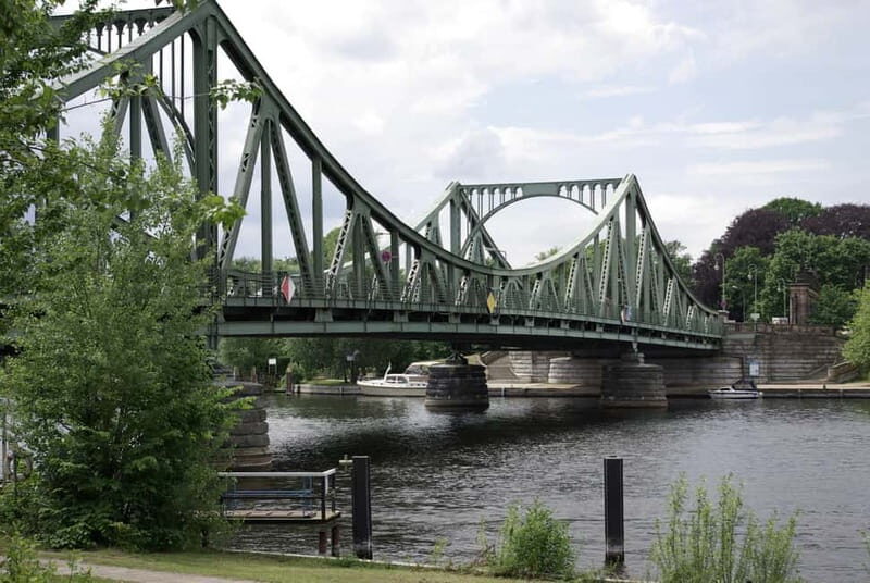 Potsdam: 5-Hour-Tour "Parks & Palaces" from Berlin by VW-Bus - Price and Value
