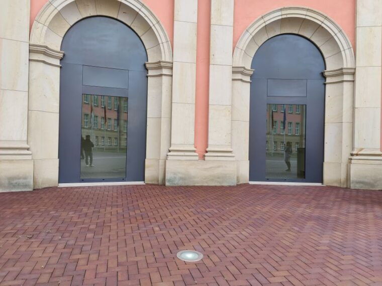 potsdam-guided-walking-tour-of-unesco-site-and-architecture