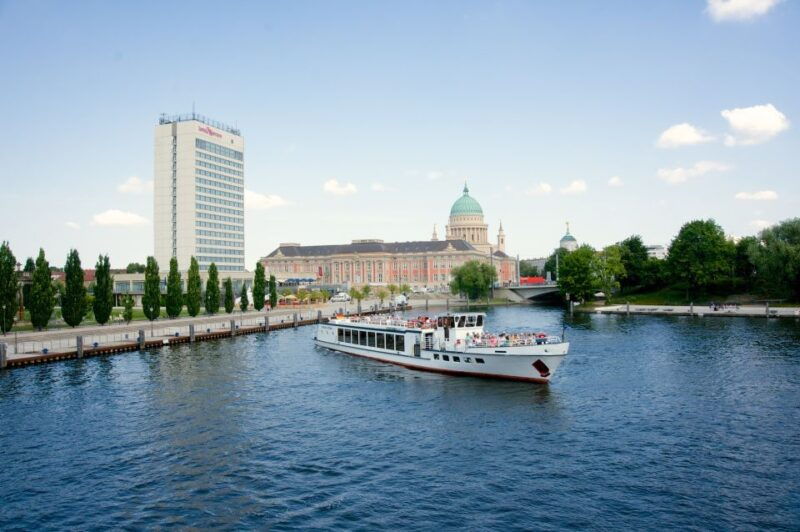 potsdam-palace-tour-by-boat