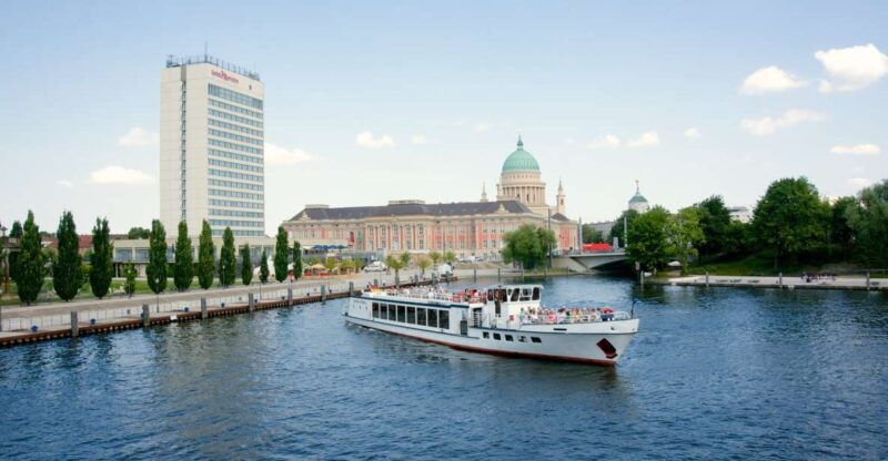 potsdam-palace-tour-by-boat