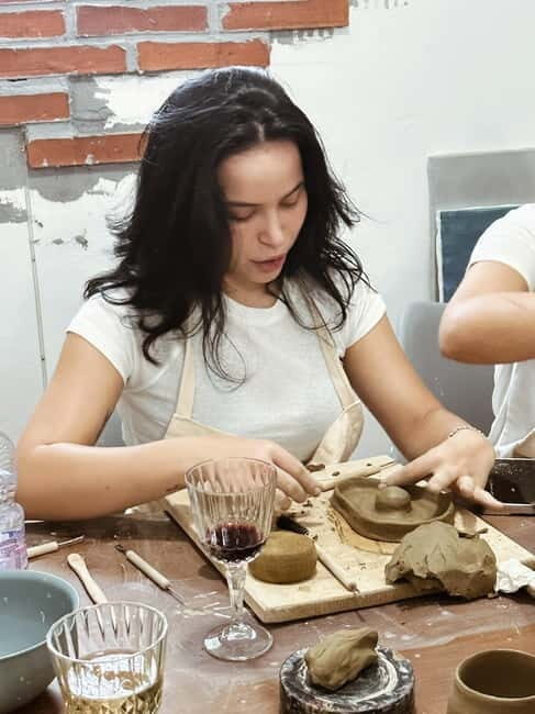 Pottery and Wine Workshop in Tirana - FAQ