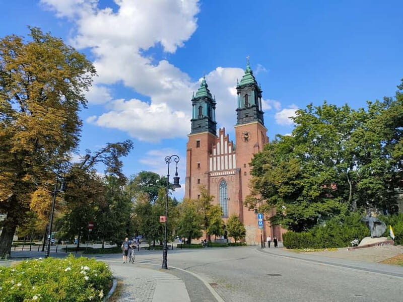 Pozna: Bike Tour of Top Highlights with a Local Guide - A Closer Look at the Pozna Bike Tour