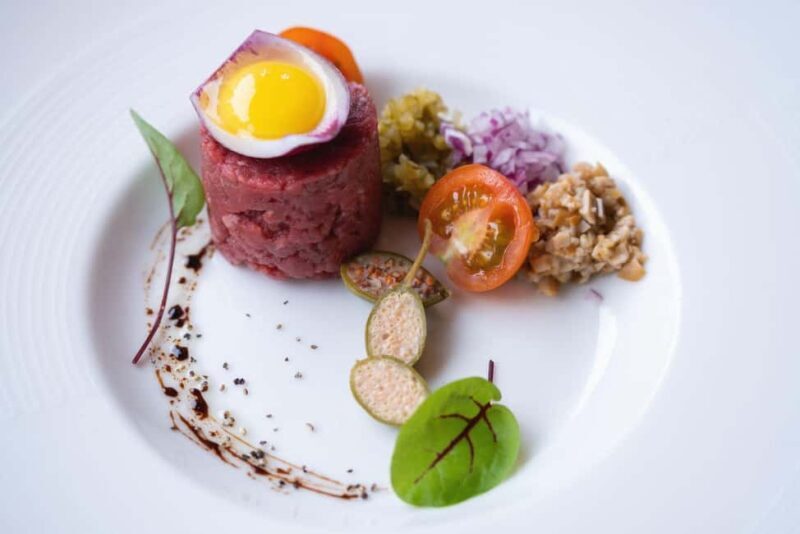 Pozna: Romantic Italian Dinner with Live Music and Wine - A Closer Look at the Experience