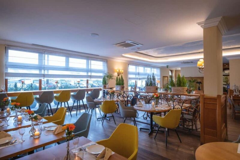 Pozna: Romantic Italian Dinner with Live Music and Wine - Frequently Asked Questions