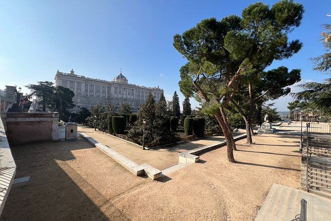 prado-museum-and-royal-palace-private-tour-in-madrid