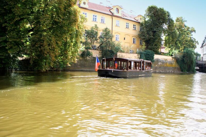 prague-1-5-hour-river-boat-cruise-and-guided-tour