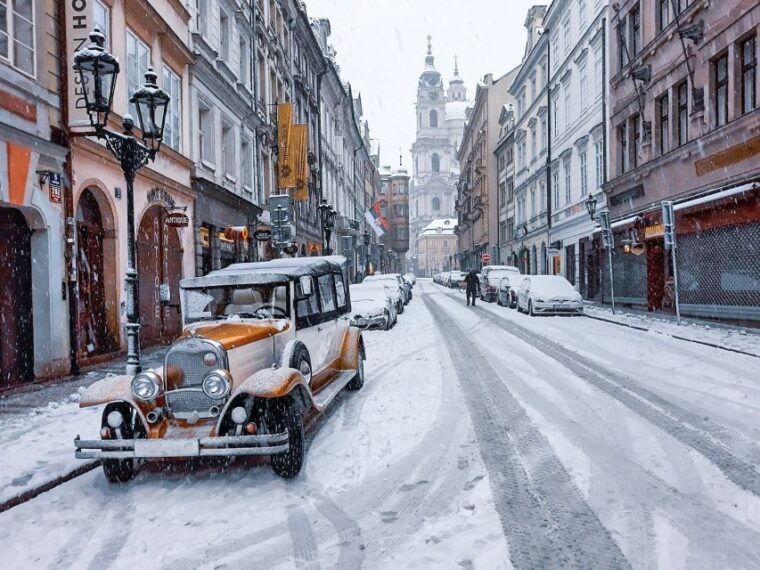 prague-1-5-hour-vintage-car-tour