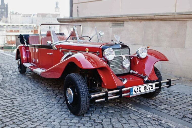prague-1-hour-private-tour-in-vintage-car