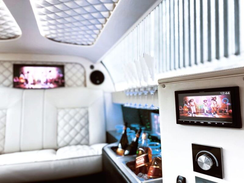 prague-1-hour-vintage-limousine-rental