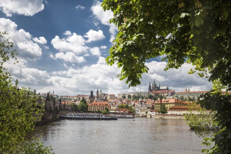prague-3-hour-castle-grounds-walking-tour-and-river-cruise