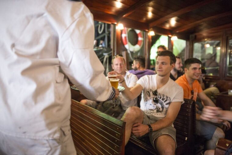 prague-3-hour-castle-grounds-walking-tour-and-river-cruise