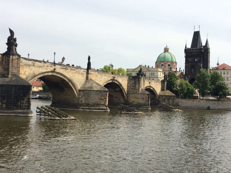 prague-3-hour-evening-river-cruise-with-dinner
