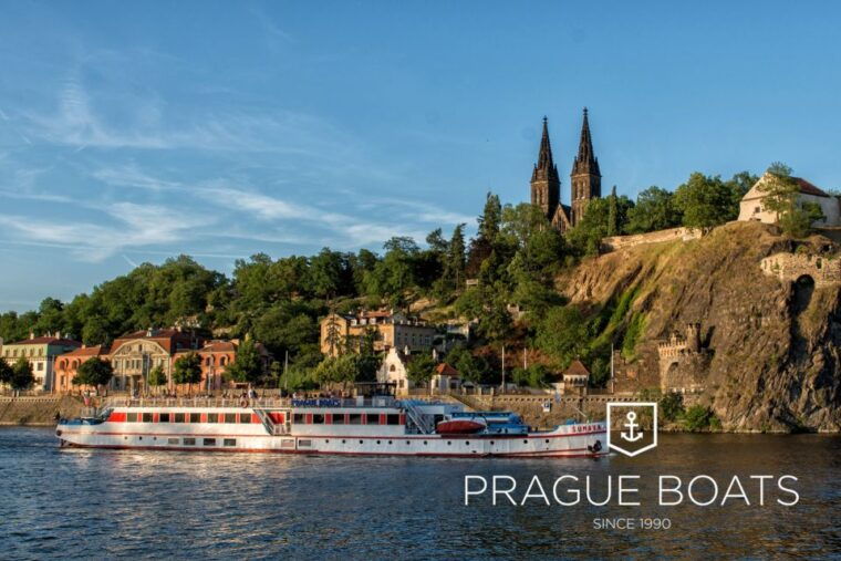 prague-3-hour-evening-river-cruise-with-dinner