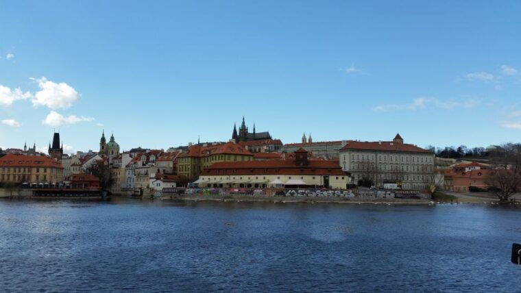 prague-3-hour-evening-river-cruise-with-dinner
