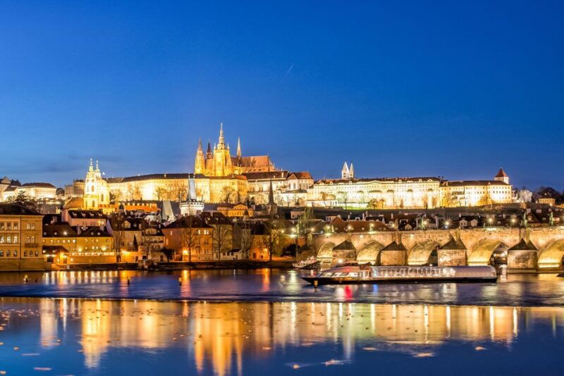 prague-50-minute-sightseeing-evening-cruise