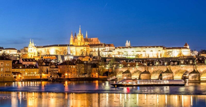 prague-50-minute-sightseeing-evening-cruise
