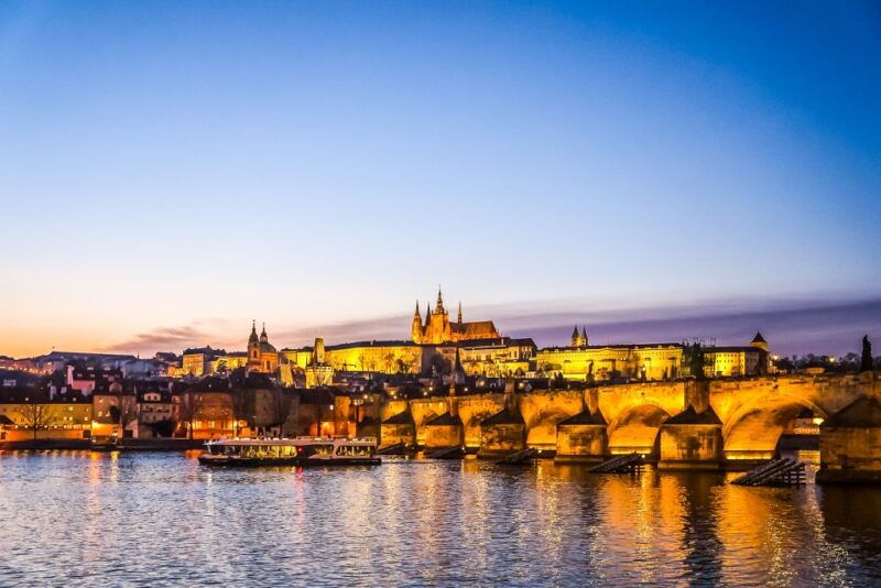 prague-50-minute-sightseeing-evening-cruise