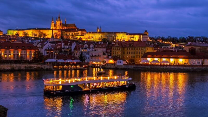prague-50-minute-sightseeing-evening-cruise