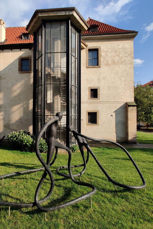 prague-a-different-tour-with-your-local-friend