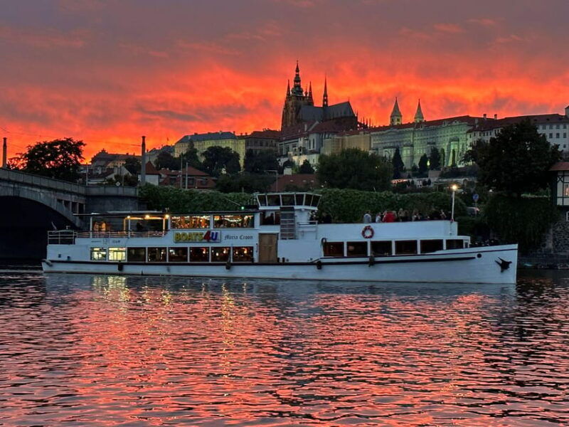 prague-advent-boat-cruise-with-sweets-and-hot-drinks