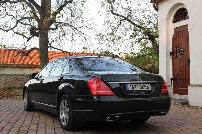 prague-airport-luxury-transfer-by-a-mercedes-benz-s-class