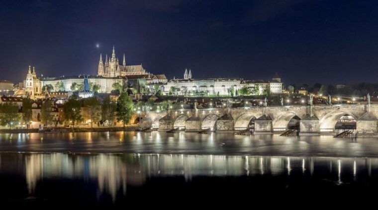 prague-alchemy-mysteries-bridge-and-castle-evening-tour