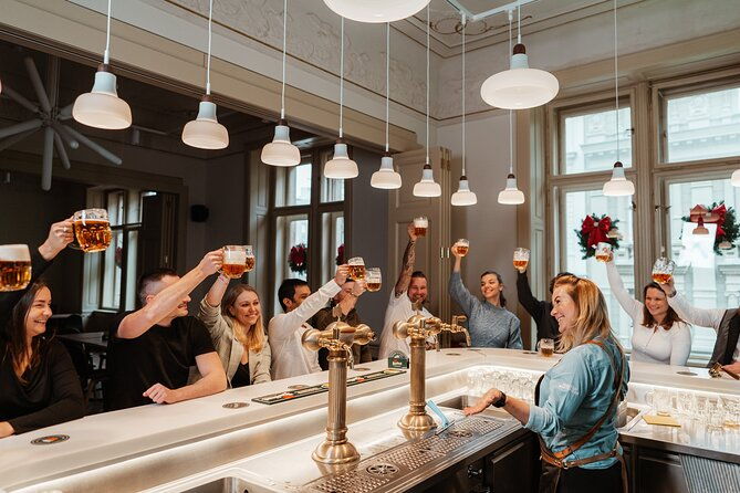 prague-beer-pouring-class-at-pilsner-urquell