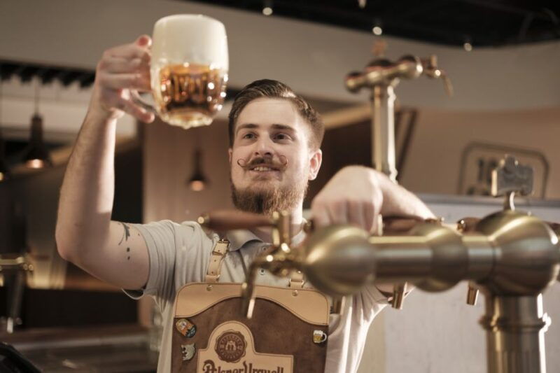prague-beer-pouring-class-at-pilsner-urquell-experience