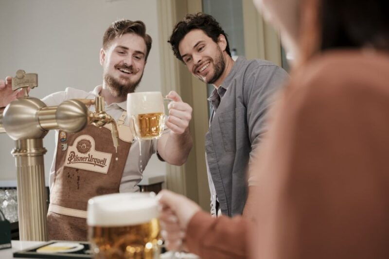 prague-beer-pouring-class-at-pilsner-urquell-experience