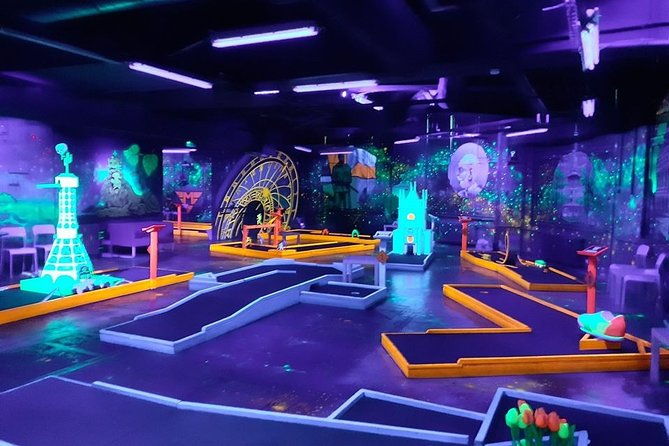 prague-black-light-mini-golf-admission-ticket