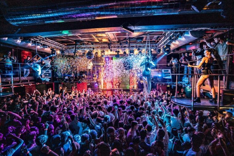 prague-boat-party-with-unlimited-drinks-after-party-entry