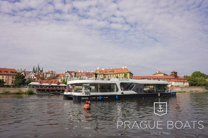 prague-boats-1-hour-cruise-2