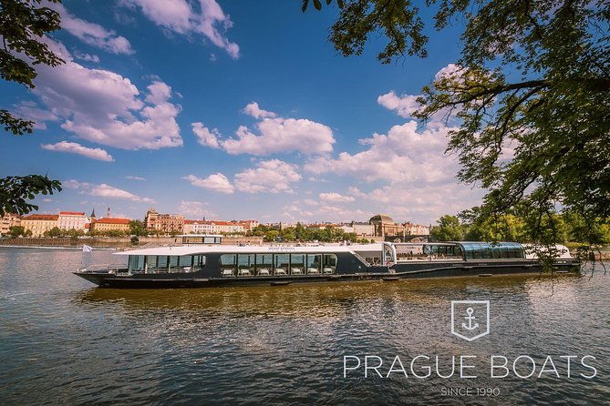 prague-boats-2-hour-lunch-cruise