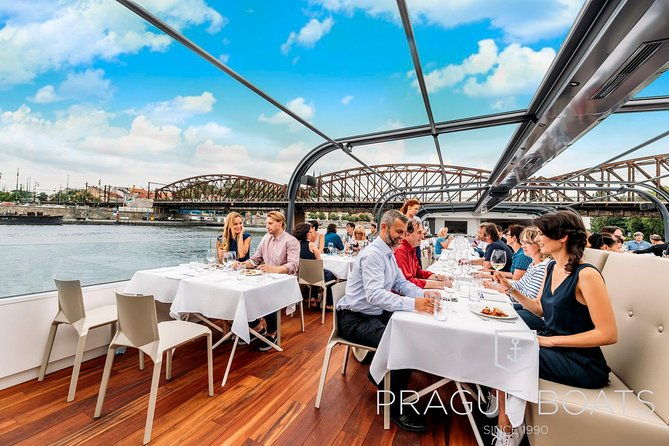 prague-boats-2-hour-lunch-cruise
