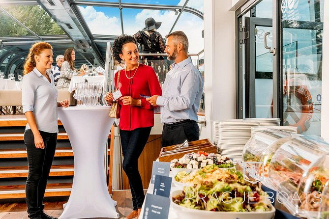 prague-boats-2-hour-lunch-cruise