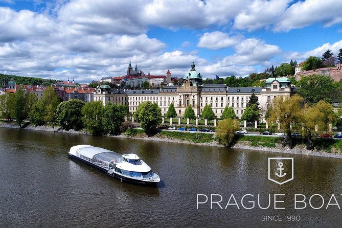 prague-boats-2-hour-lunch-cruise