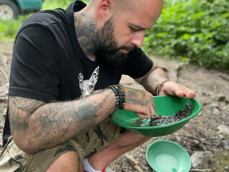 prague-bohemian-uplands-garnet-panninganimal-farm-4wd-tour