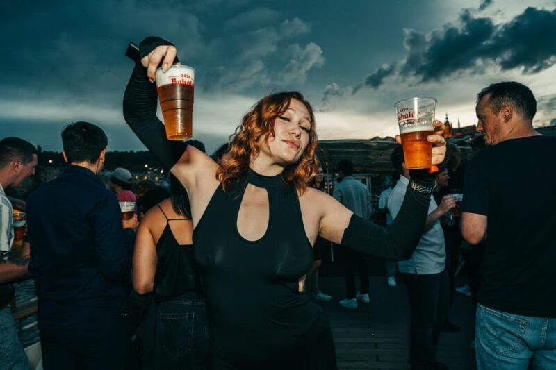 prague-booze-cruise-with-open-bar-and-duplex-entry