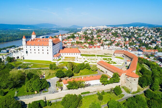 prague-budapest-one-way-sightseeing-day-tour