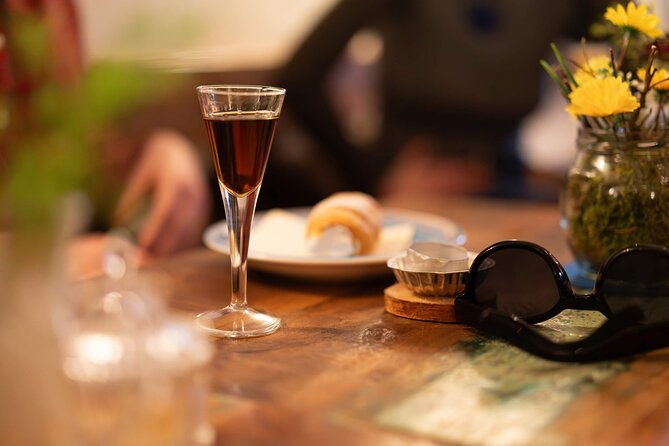 prague-by-night-drinks-food-tour-with-eating-europe