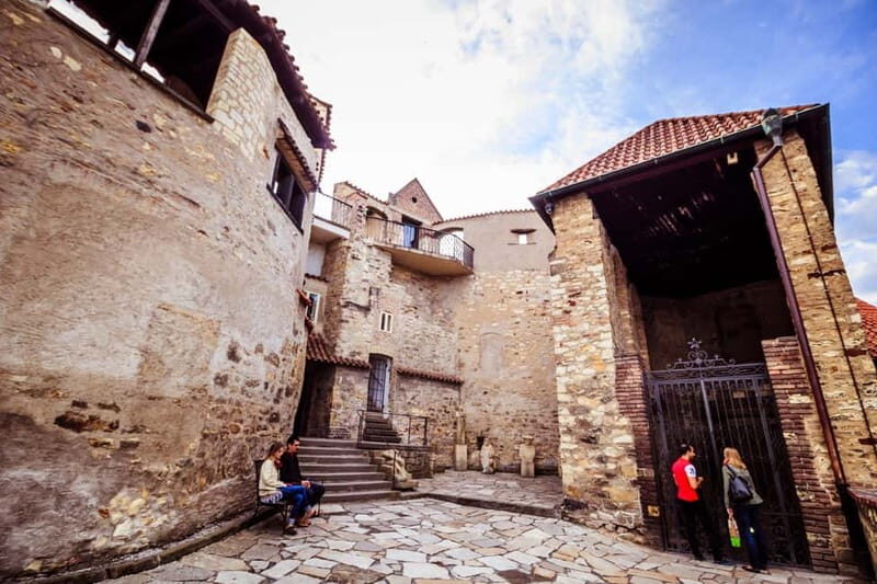 Prague Castle: 1-Hour Introduction Tour with Entry Ticket - Key Points  