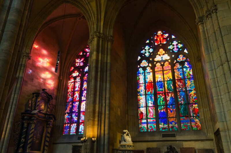 Prague Castle: 1-Hour Introduction Tour with Entry Ticket - The Sum Up