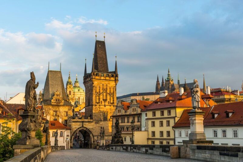 prague-castle-and-jewish-quarter-tour-with-cruise-and-lunch