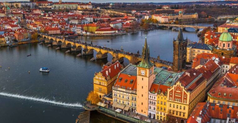 prague-castle-and-jewish-quarter-tour-with-cruise-and-lunch