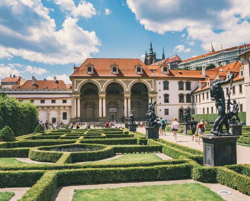 prague-castle-and-lesser-town-walking-tour-with-local-guide