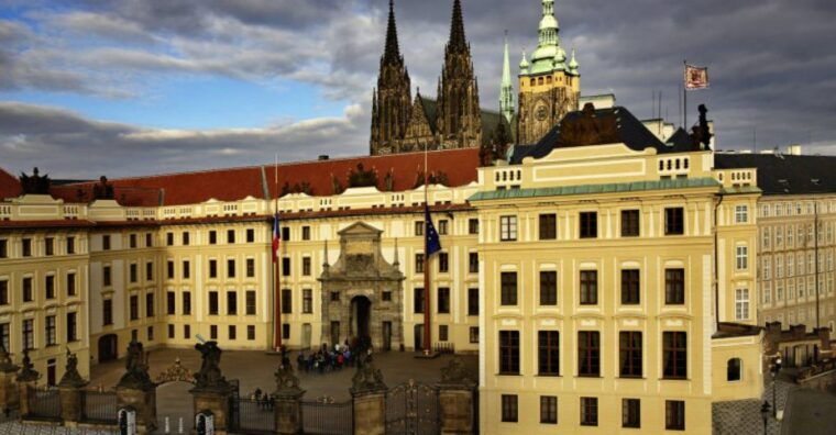 prague-castle-and-lesser-town-walking-tour-with-local-guide