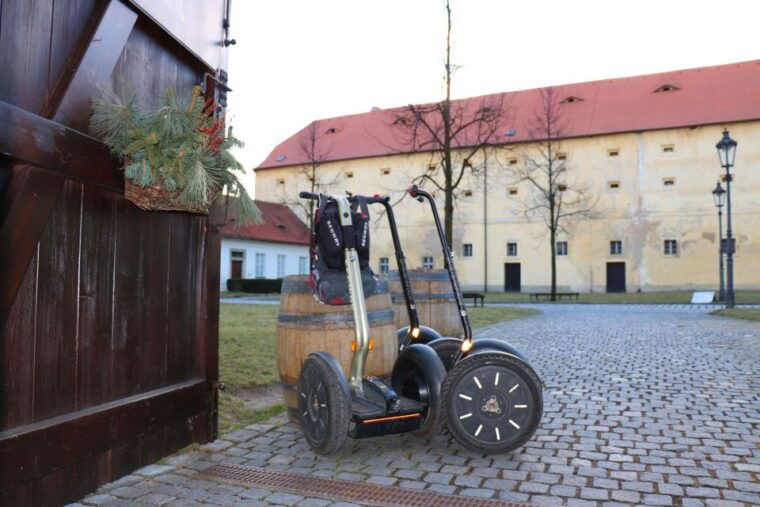 prague-castle-and-monastery-segway-tour